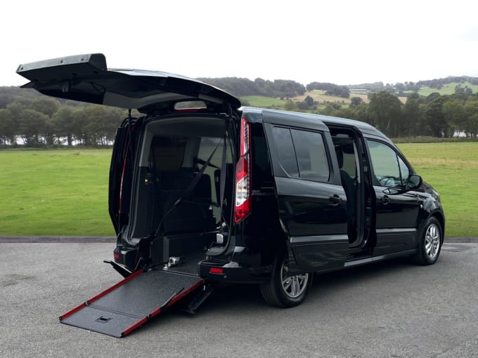 2025 Ford Grand Tourneo Connect