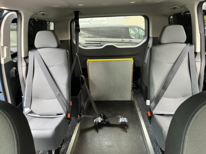 2025 Ford Tourneo Custom