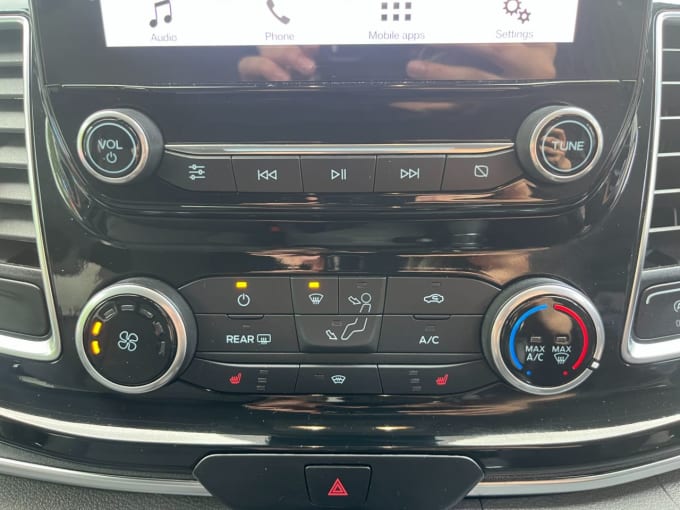 2025 Ford Tourneo Custom