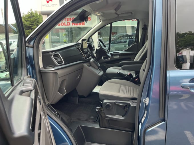 2025 Ford Tourneo Custom