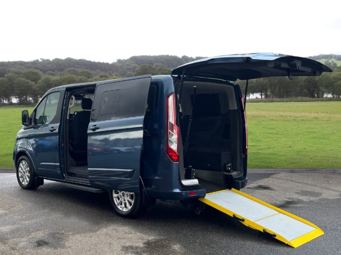2025 Ford Tourneo Custom