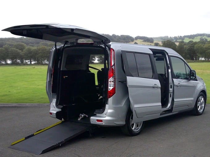 2025 Ford Grand Tourneo Connect