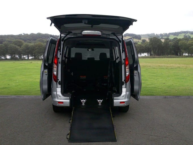 2025 Ford Grand Tourneo Connect
