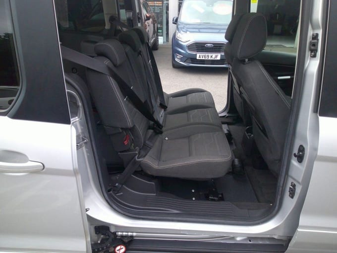 2025 Ford Grand Tourneo Connect