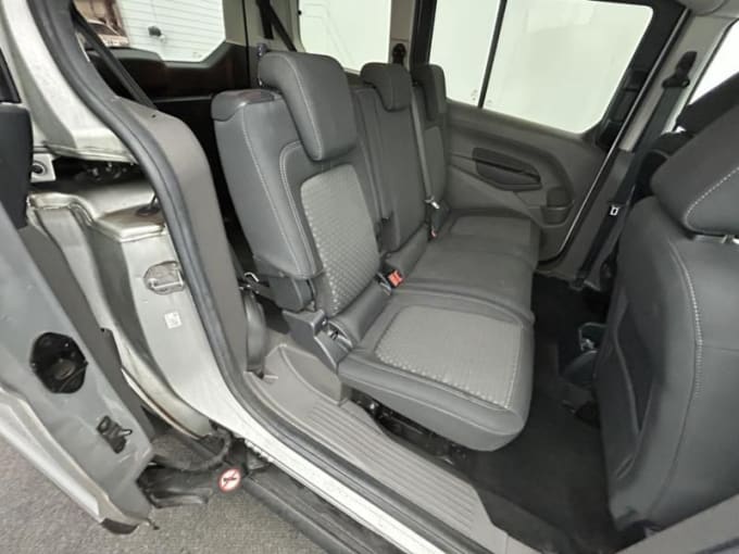 2025 Ford Grand Tourneo Connect