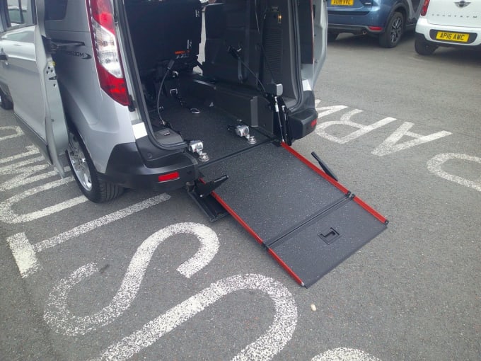 2025 Ford Grand Tourneo Connect