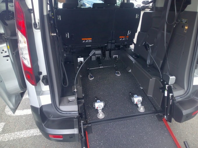 2025 Ford Grand Tourneo Connect