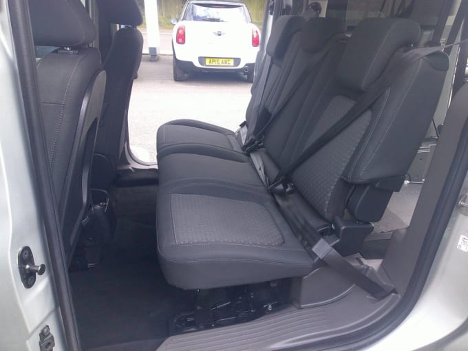 2025 Ford Grand Tourneo Connect