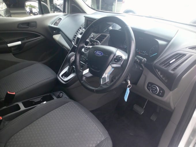 2025 Ford Grand Tourneo Connect