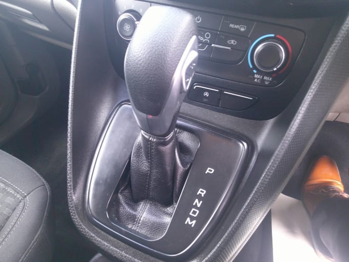 2025 Ford Grand Tourneo Connect