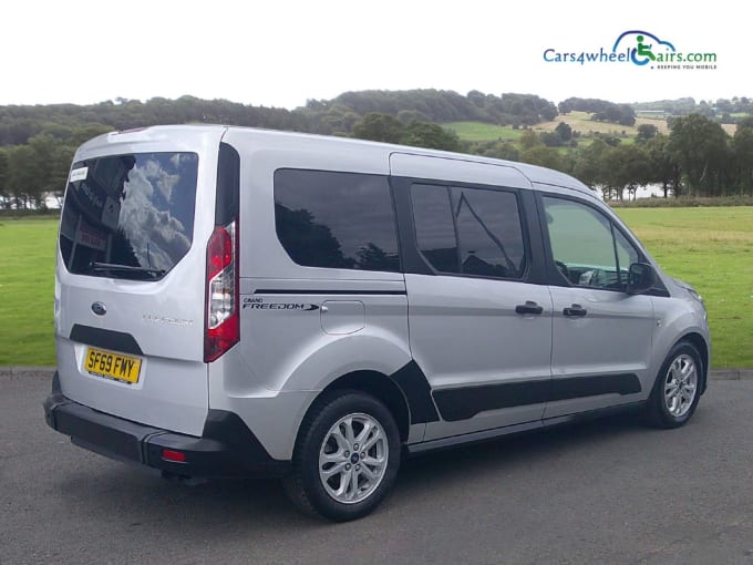 2025 Ford Grand Tourneo Connect