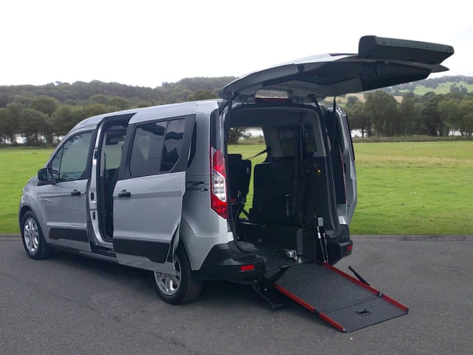 2025 Ford Grand Tourneo Connect