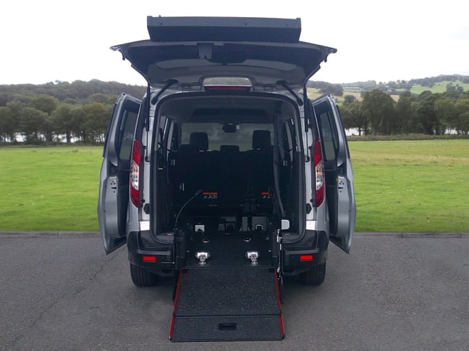 2025 Ford Grand Tourneo Connect