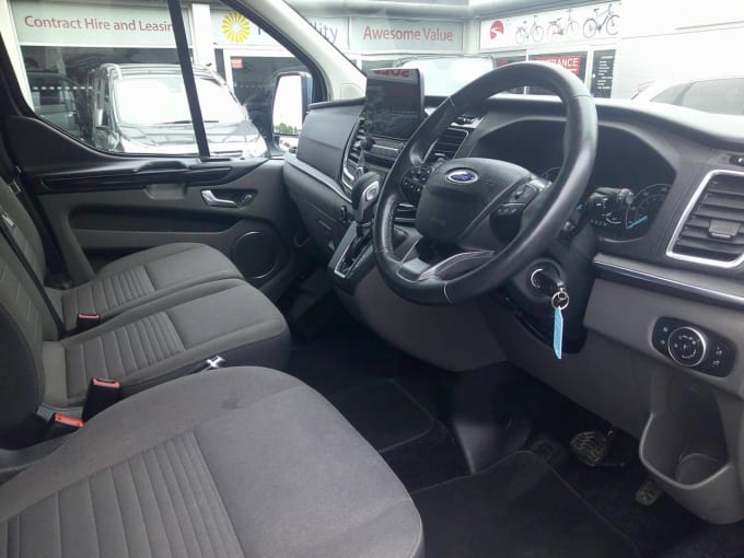 2025 Ford Tourneo Custom