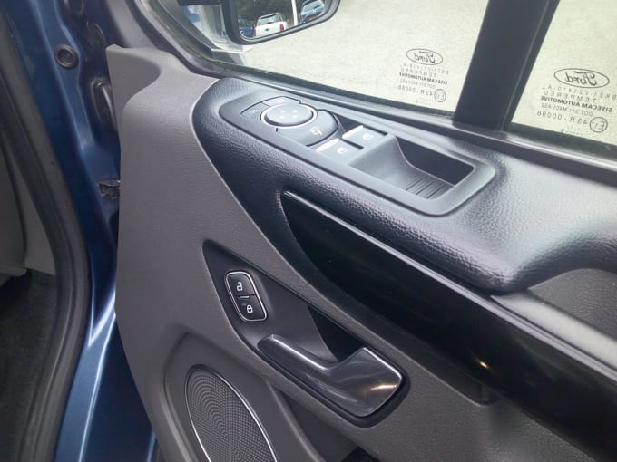 2025 Ford Tourneo Custom