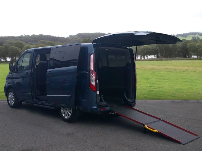 2025 Ford Tourneo Custom