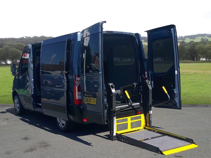 2025 Renault Master