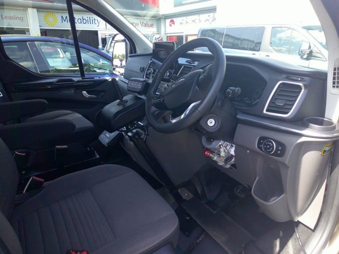2025 Ford Tourneo Custom