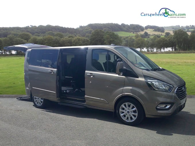 2025 Ford Tourneo Custom