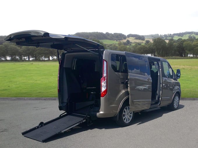 2025 Ford Tourneo Custom