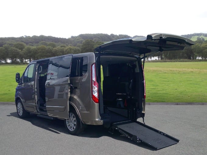 2025 Ford Tourneo Custom