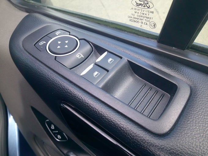 2025 Ford Tourneo Custom