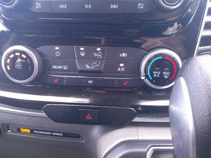 2025 Ford Tourneo Custom