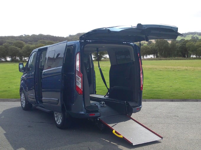 2025 Ford Tourneo Custom
