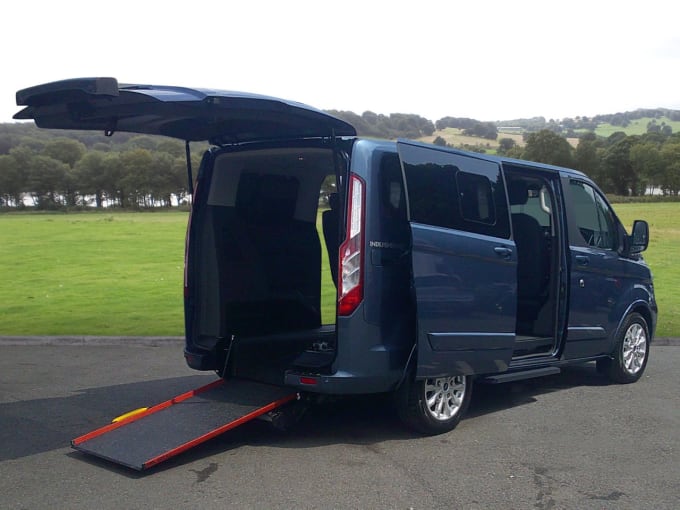 2025 Ford Tourneo Custom