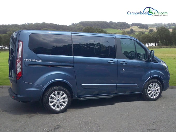2025 Ford Tourneo Custom