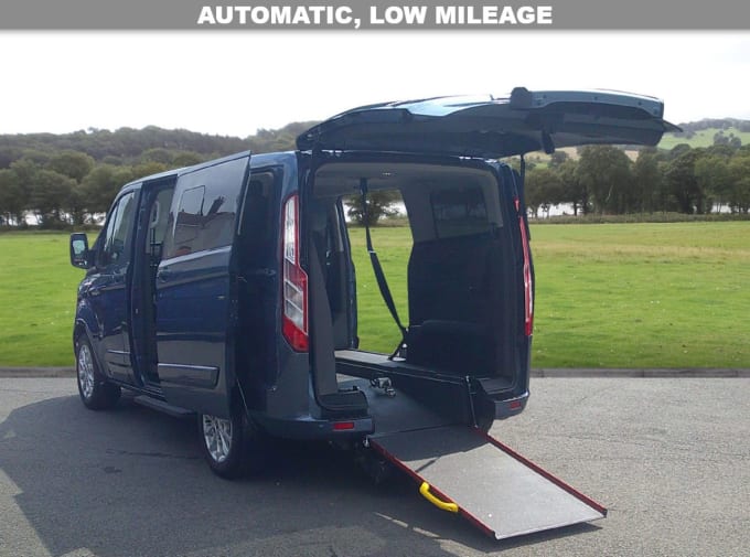 2025 Ford Tourneo Custom