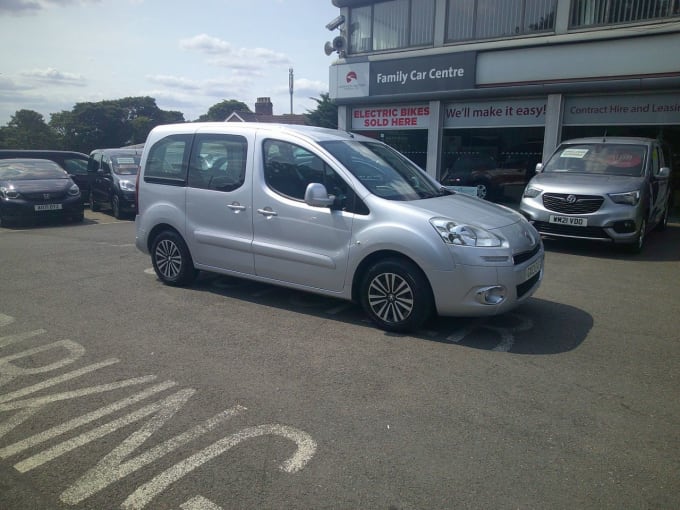 2025 Peugeot Partner Tepee