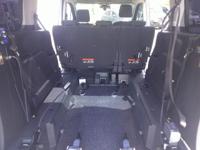 2025 Ford Grand Tourneo Connect