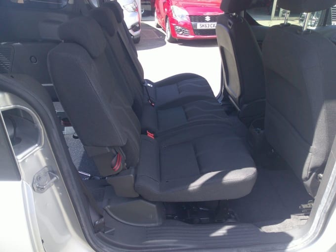 2025 Ford Grand Tourneo Connect