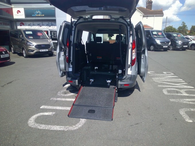 2025 Ford Grand Tourneo Connect