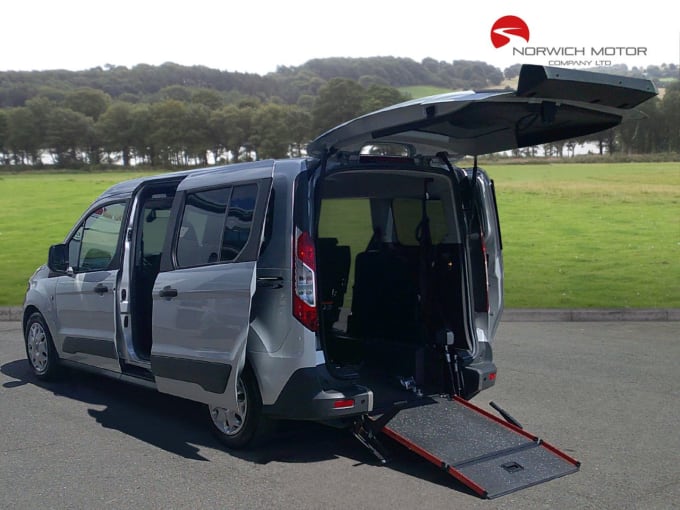 2025 Ford Grand Tourneo Connect