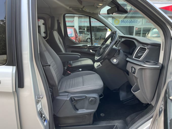 2025 Ford Tourneo Custom