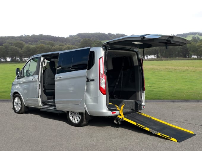 2025 Ford Tourneo Custom