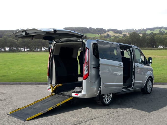 2025 Ford Tourneo Custom