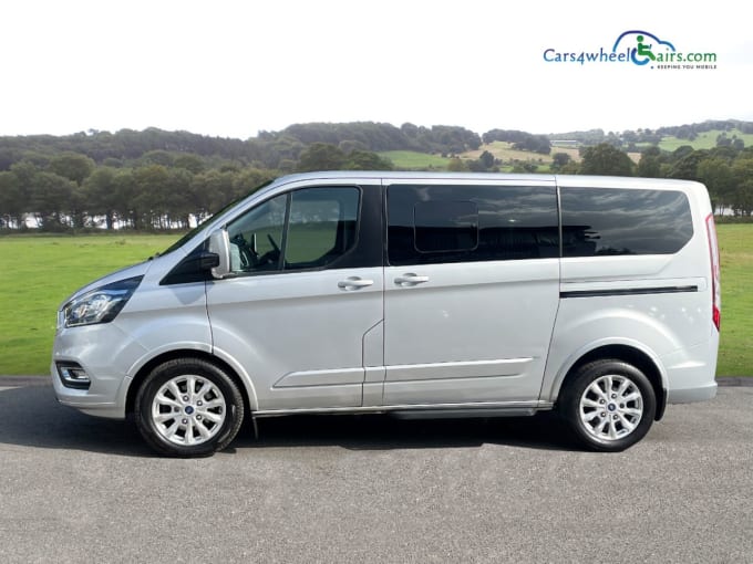 2025 Ford Tourneo Custom
