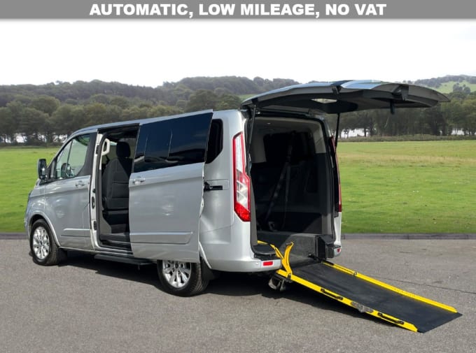 2025 Ford Tourneo Custom