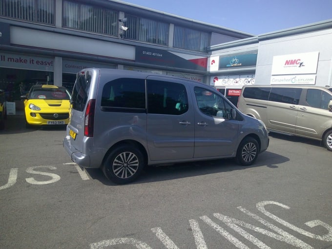 2025 Peugeot Partner Tepee