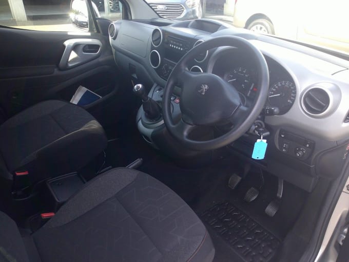 2025 Peugeot Partner Tepee