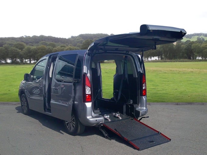2025 Peugeot Partner Tepee