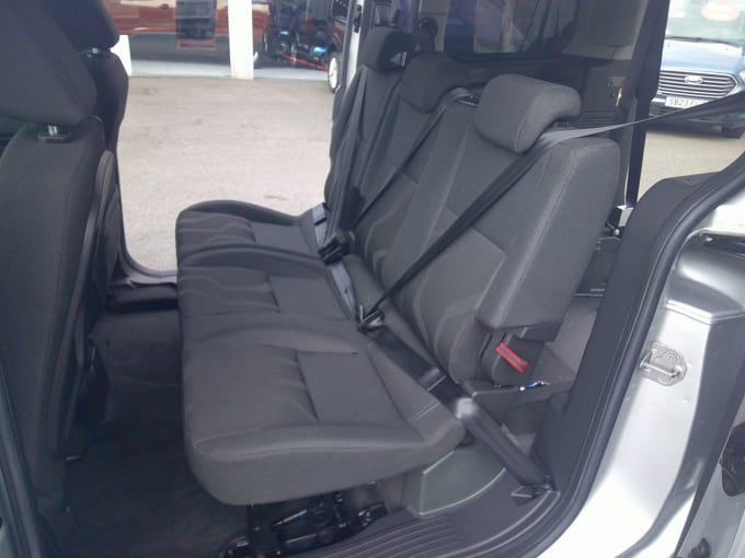 2025 Ford Grand Tourneo Connect