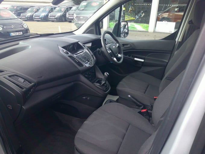 2025 Ford Grand Tourneo Connect