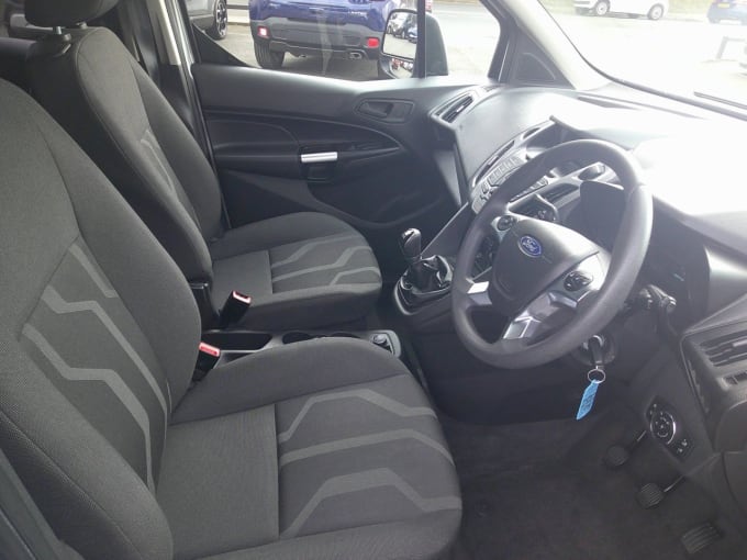 2025 Ford Grand Tourneo Connect