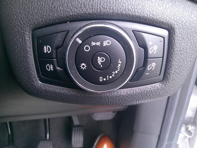 2025 Ford Grand Tourneo Connect