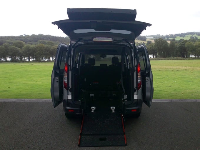 2025 Ford Grand Tourneo Connect