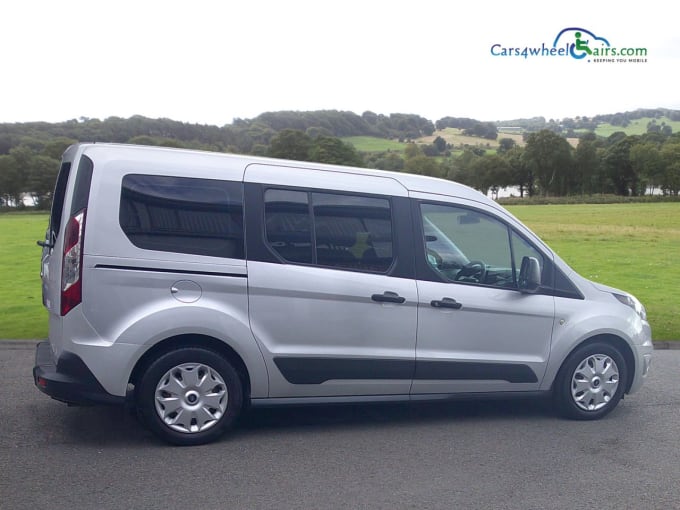 2025 Ford Grand Tourneo Connect
